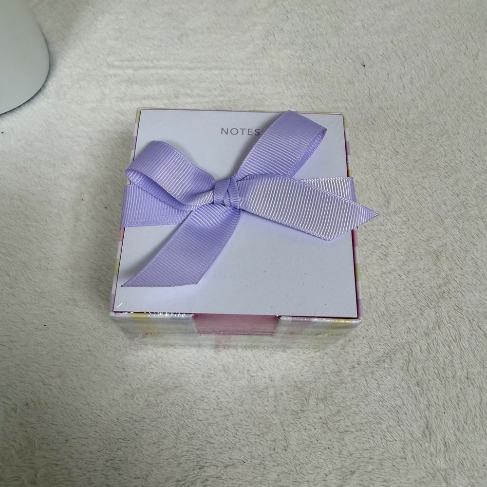 Laura Ashley Notepad - Picture 2 of 4